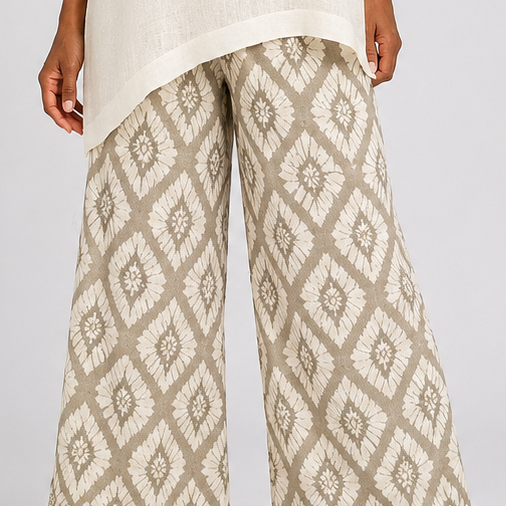 Adjoa | Sophisticated Top and Relaxed Trousers