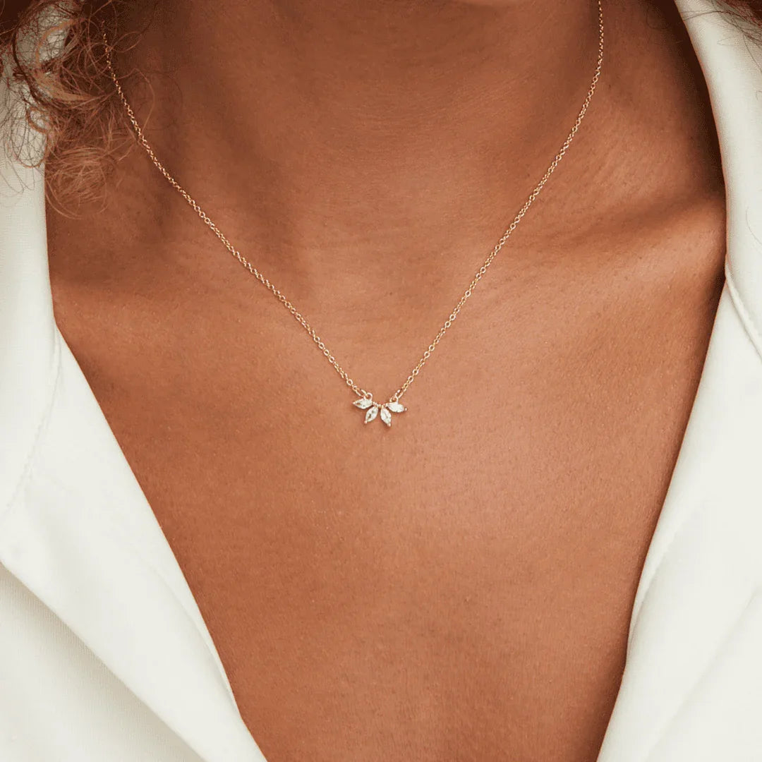 Tiara Grace | Necklace Sparkling Crystal Leaf