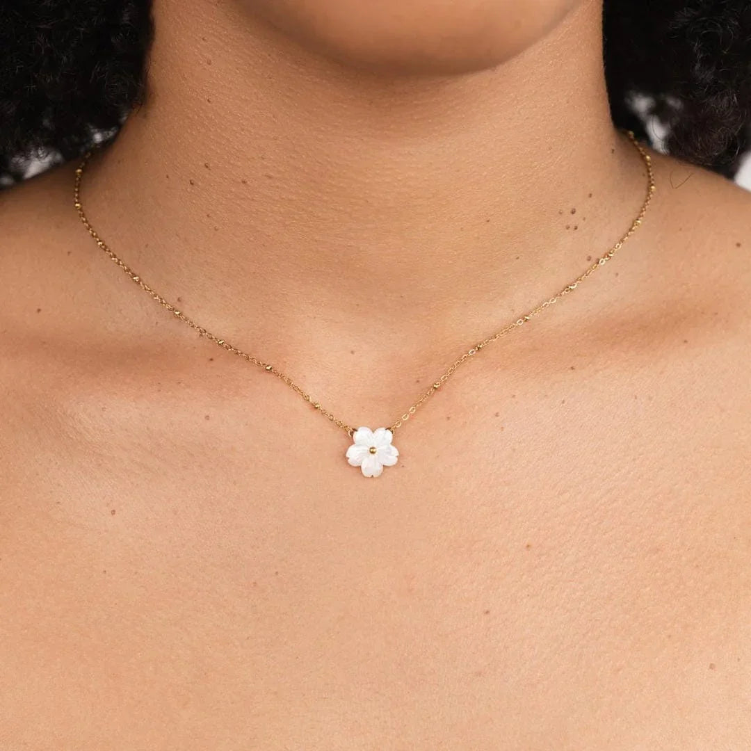 Thandi Grace | Pendant Necklace Flower