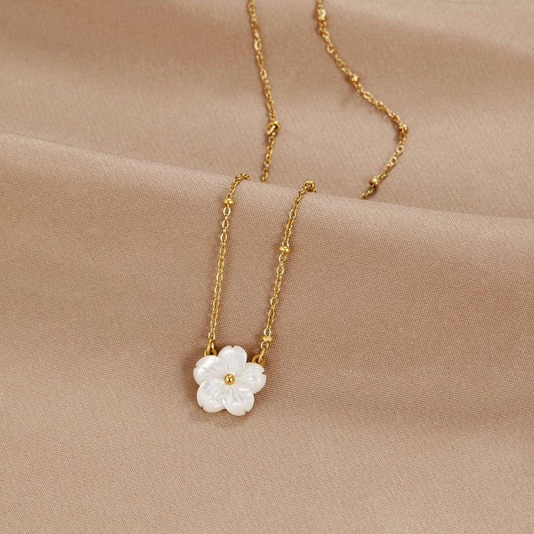 Thandi Grace | Pendant Necklace Flower