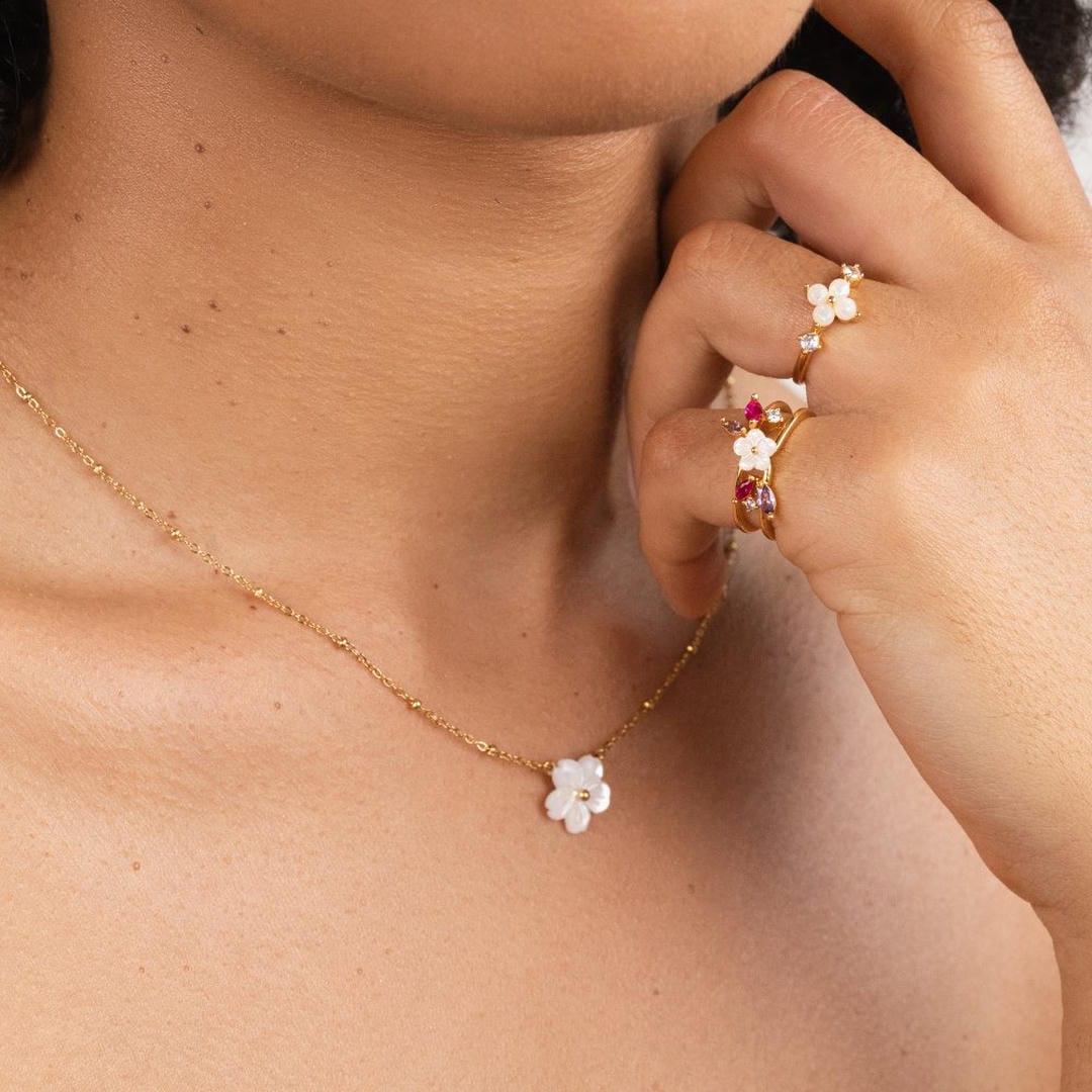 Thandi Grace | Pendant Necklace Flower